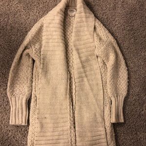 Warm Cardigan with pockets.